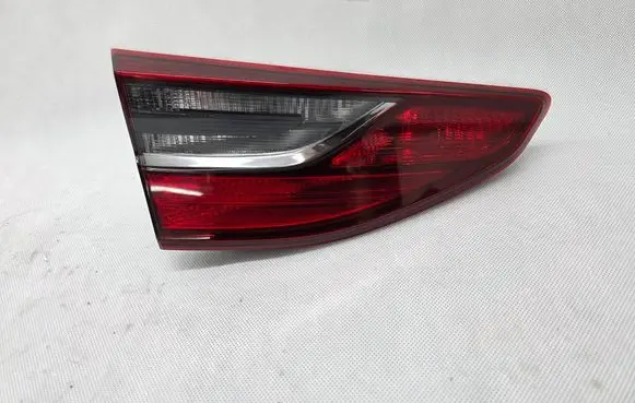 Tailgate rear/tail lights
