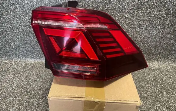 Volkswagen Tiguan Rear/tail lights VW326T1GUAN 00214974