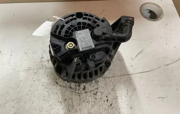 Volvo XC90 Generator/alternator 30658085 0124525060