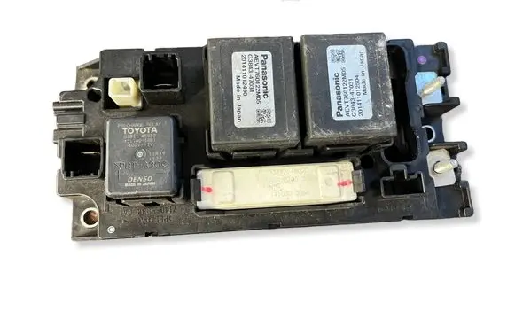 Toyota Prius (XW30) Fuse module G92Z147020 4K190404