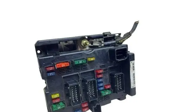 Peugeot 307 Fuse module 9644038480