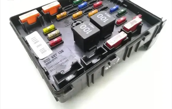 Volkswagen PASSAT B6 Fuse module 3C0937125 6359-2777