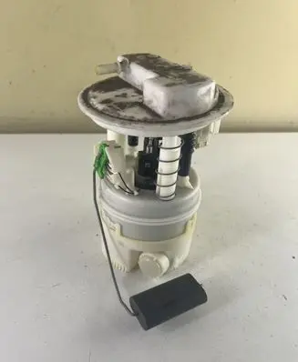 Dacia Logan I In-tank fuel pump 8200704685 0300BD