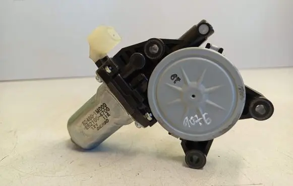 KIA Soul Front door window regulator motor 2621004700 824501M000