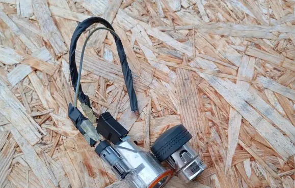 Opel Vectra C Cigarette lighter front 12V4K18
