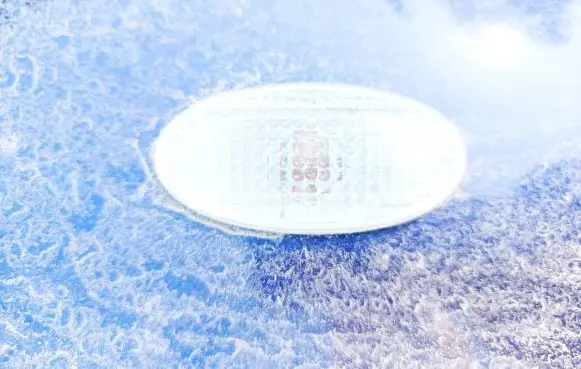 Front fender indicator light