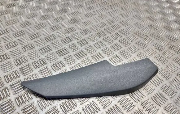 Mercedes-Benz B W245 Other front door trim element 1697200411 JC329322
