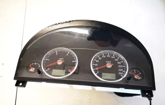 Ford Mondeo Mk III Speedometer (instrument cluster) 1s7f10841 1s7f-10841