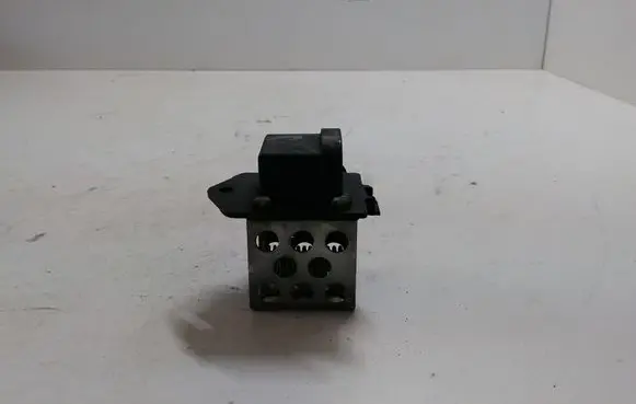 Opel Vectra C Fan control module 8200045082