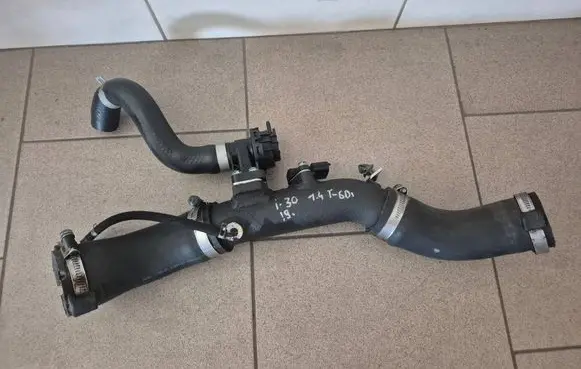 Hyundai i30 fastback Intercooler hose/pipe 2828603010 2828803010