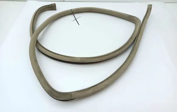 Mercedes-Benz S W140 Rear door rubber seal (on body) 