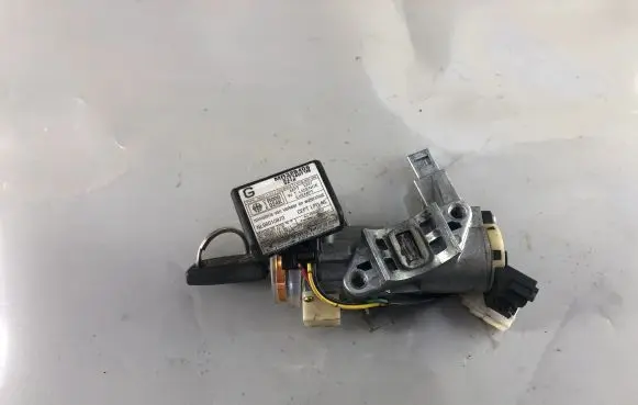 Mitsubishi Pajero Pinin Ignition lock MR329406
