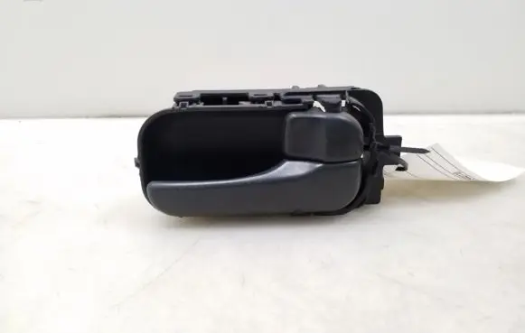 Nissan X-Trail T30 Front door interior handle