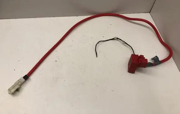 BMW 5 E60 E61 Positive cable (battery) 10304410