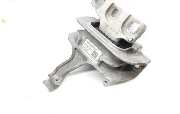 Engine mount bracket