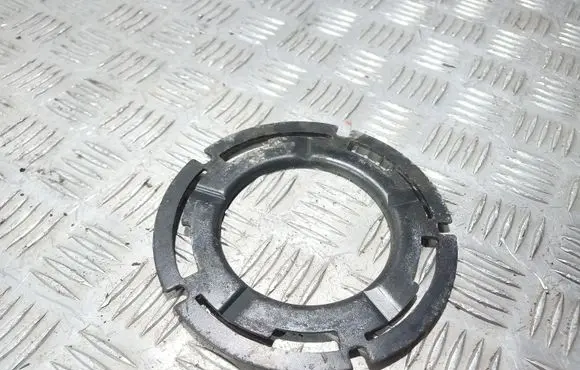 Jeep Patriot In tank fuel pump screw locking ring/nut 