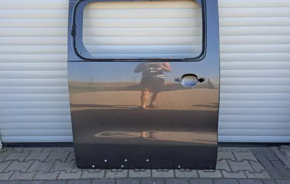 Opel Vivaro Side sliding door 2909150F00
