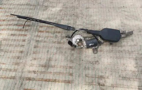 Mercedes-Benz S W140 Front wiper linkage and motor