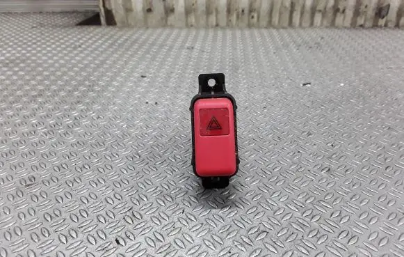 Honda CR-V Hazard light switch