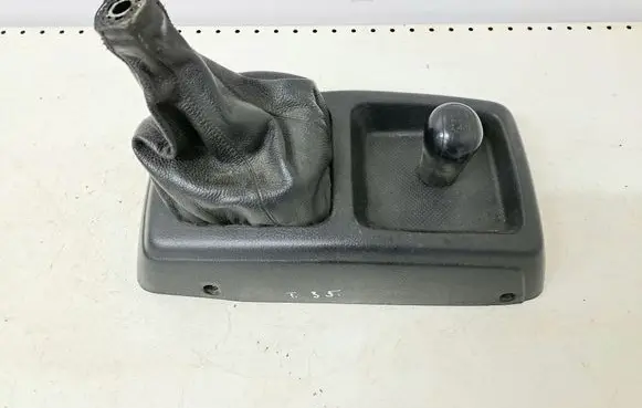 Toyota Avensis Verso Gear lever shifter trim leather/knob