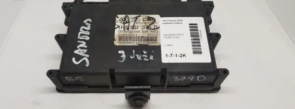 Volkswagen PASSAT B5 Other control units/modules 1H0907379D