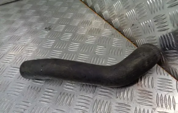Ford Mondeo MK IV Engine coolant pipe/hose