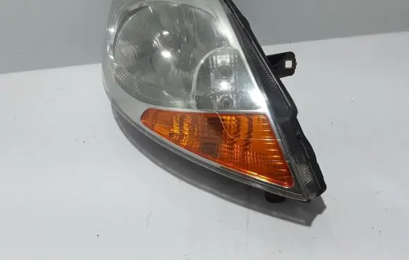 Renault Trafic II (X83) Headlight/headlamp 8200701361
