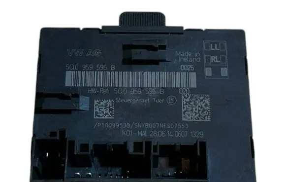 Audi A3 S3 8V Door control unit/module 5Q0959595B