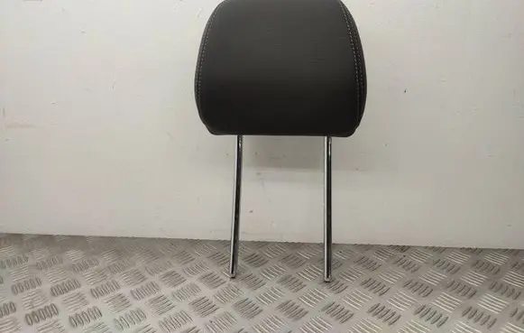 Mercedes-Benz B W246 W242 Front seat headrest