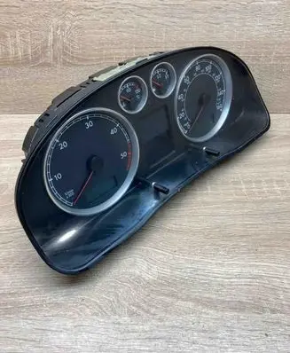 Volkswagen PASSAT B5.5 Speedometer (instrument cluster) 3B0920929A 110080198 013