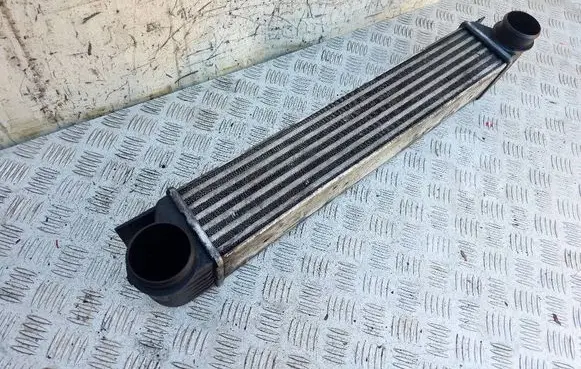 BMW 5 E39 Intercooler radiator 2247359 17512247359