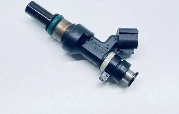 Nissan Micra Fuel injector 166001HC0A