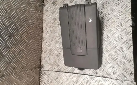 Volkswagen PASSAT B6 Battery box tray cover/lid 1k0915443a