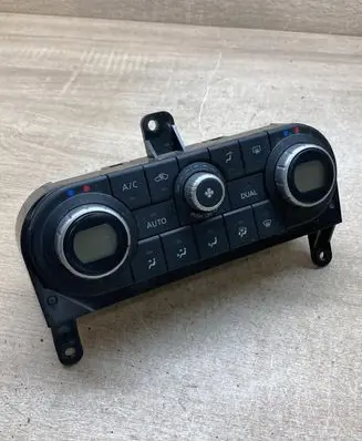 Nissan Qashqai Climate control unit 27500BR40A