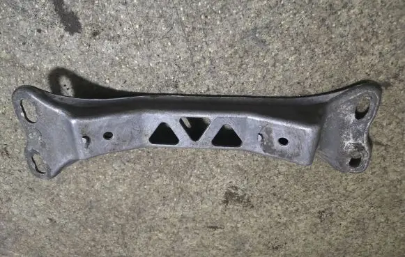 BMW 5 E34 Gearbox mounting bracket 1132462