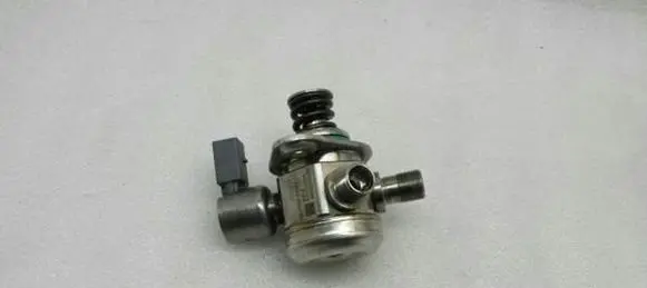 Mercedes-Benz CLS C218 X218 Fuel injection high pressure pump A2780700101