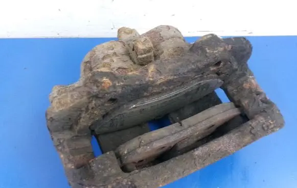 Nissan Terrano Front brake caliper