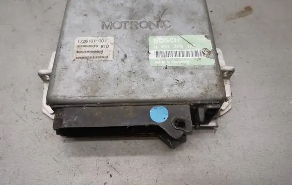 BMW 5 E34 Engine control unit/module 0261200172 1726101