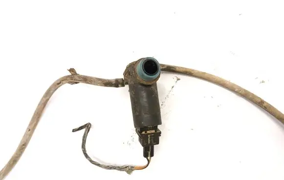 Land Rover Discovery 3 - LR3 Windscreen/windshield washer pump 217032A31