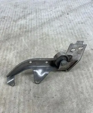 BMW 7 E65 E66 Muffler mount bracket/holder 7789165