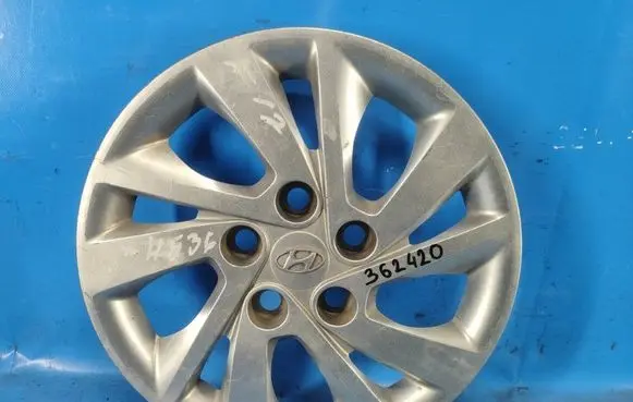 Hyundai Elantra VI Wheel nut cap/cover 52960F3000