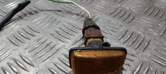 Citroen Berlingo Front fender indicator light