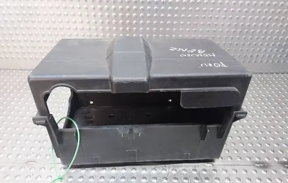 Ford Mondeo Mk III Battery box tray S26380412 1S7T10757BF