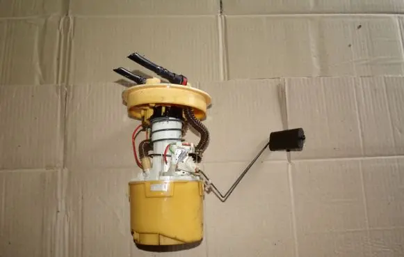 Ford C-MAX I In-tank fuel pump