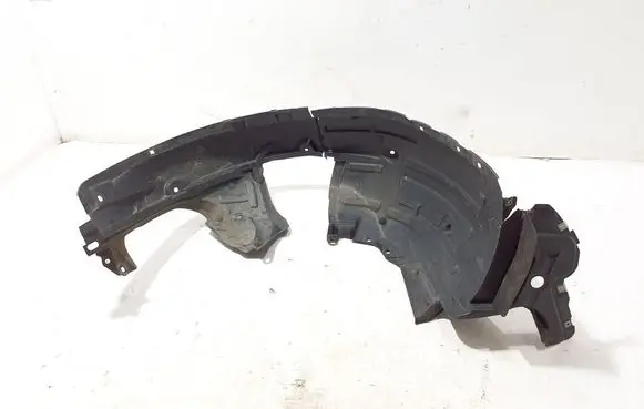 Front wheel arch liner splash guards