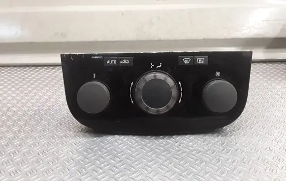Opel Corsa D Climate control unit 13261832