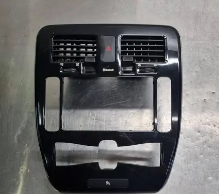 Radio/GPS head unit trim