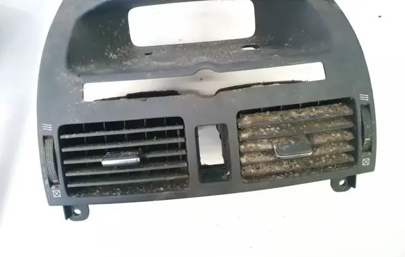 Toyota Avensis T250 Dash center air vent grill 8494
