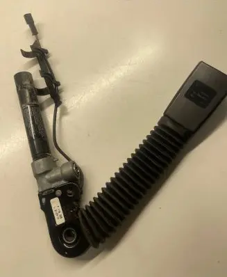 BMW 5 F10 F11 Front seatbelt buckle 615796400B 20092010