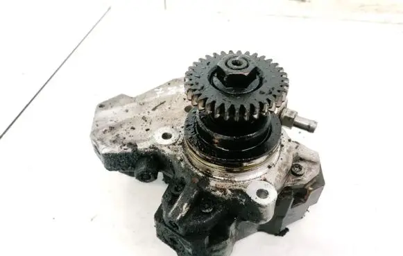 Mercedes-Benz ML W164 Fuel injection high pressure pump A6420700501 0445010145